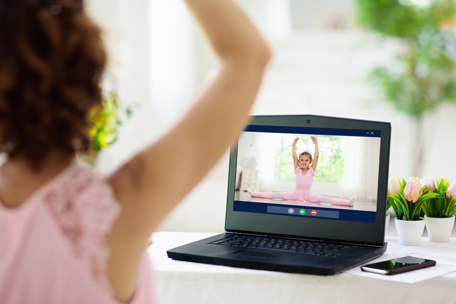 Ballet lesson online. Remote learning for kids.